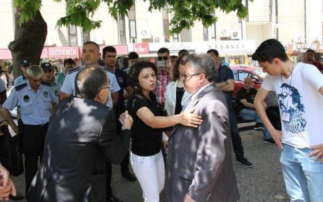 Chp'nin Seçim Standına Zabıtadan Tutanak