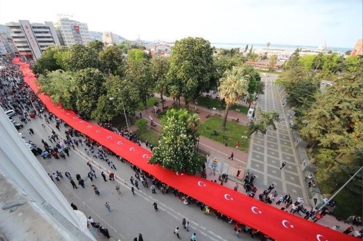 Samsun 1919 Metre Bayrakla Y&uuml;r&uuml;d&uuml;