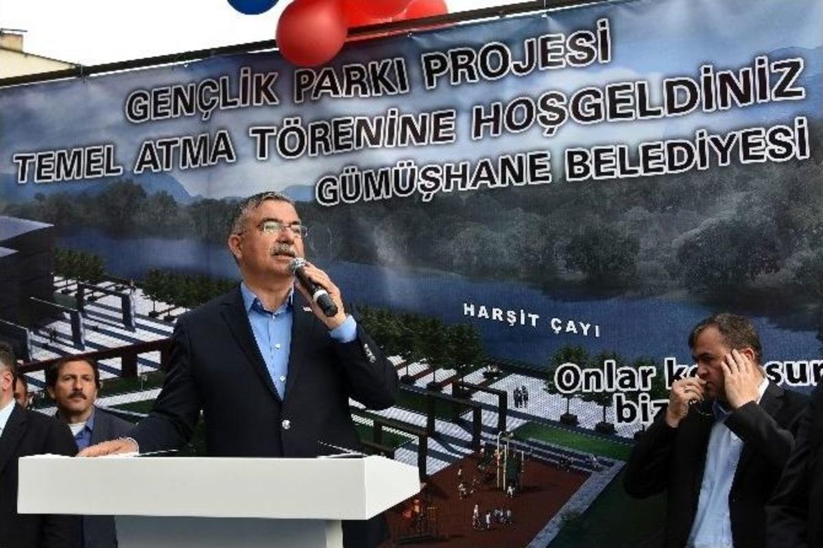 Milli Savunma Bakanı Yılmaz G&uuml;m&uuml;şhane&rsquo;de