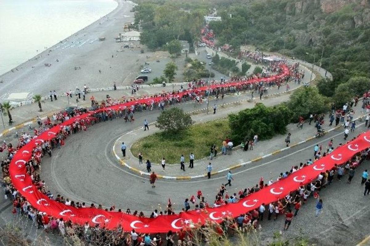 Antalya&rsquo;da 19 Mayıs Fener Alayı Ve Sıla Konseri