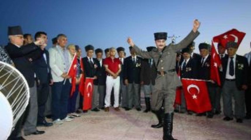 İzmir&rsquo;de Kanolarla 1919 Yazdılar