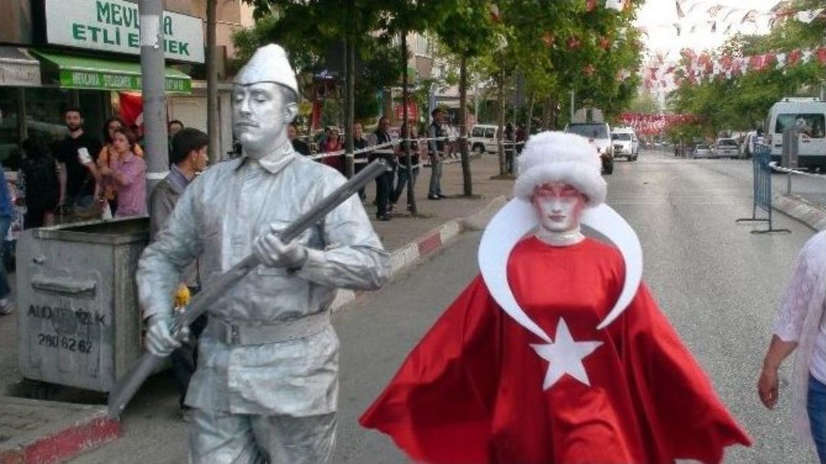 Kartal&rsquo;da 19 Mayıs Y&uuml;r&uuml;y&uuml;ş&uuml; Ve Funda Arar Konseri