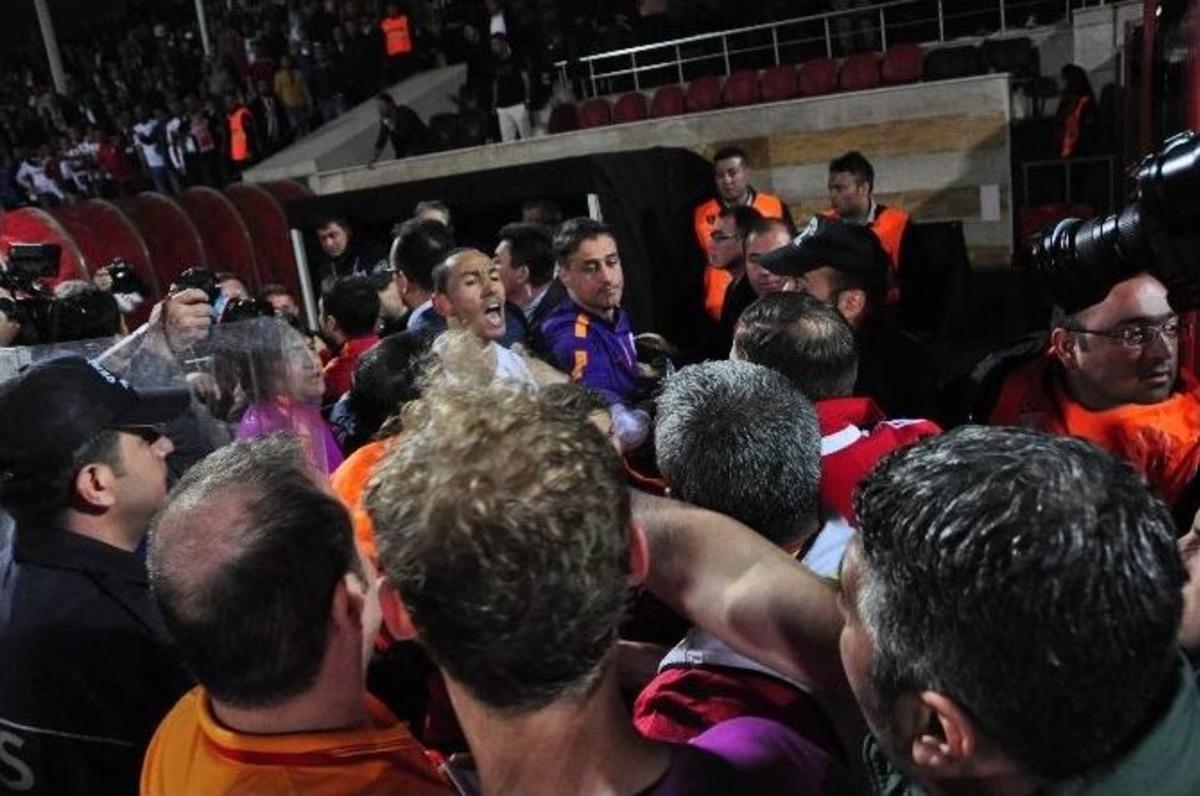 Sivasspor-galatasaray Ma&ccedil;ı Sonrası Olay