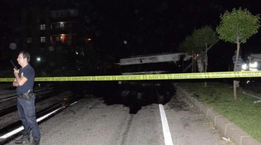 Siverek'te Akaryakıt Y&uuml;kl&uuml; Tanker Devrildi: 2 Yaralı