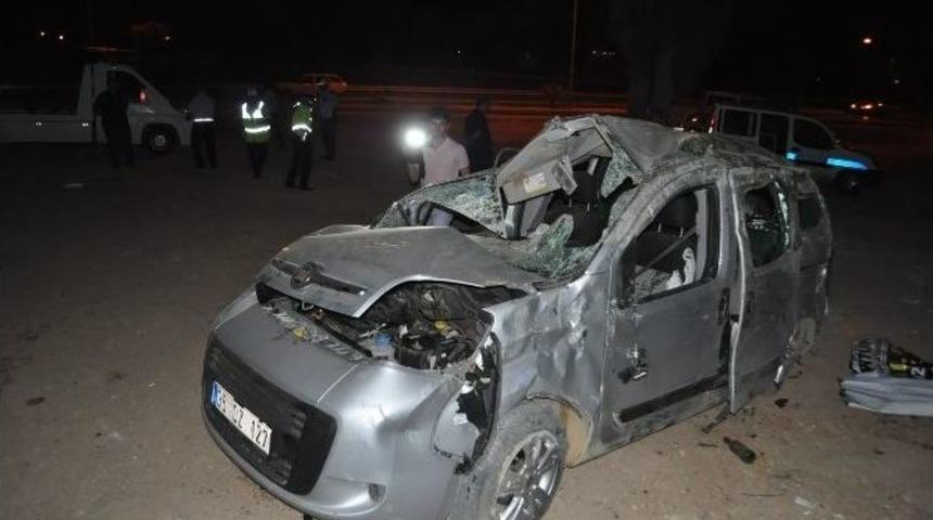 İzmir&rsquo;de Meydana Gelen Kazada, 1 &Ouml;l&uuml; 3 Yaralı