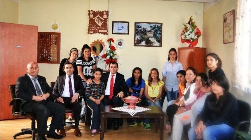 Nene Hatun Kız Yetiştirme Yurdu Ve &Ccedil;ocuk Yuvası Başarıya Doymuyor