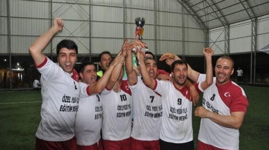 Reyhanlı&rsquo;da Kurumlararası Halı Saha Turnuvası Sona Erdi