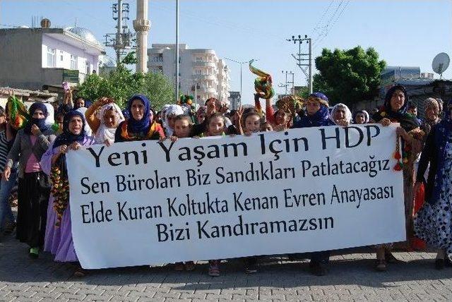 İdil’de Hdp’ye Karşı Yapılan Saldırılar Protesto Edildi