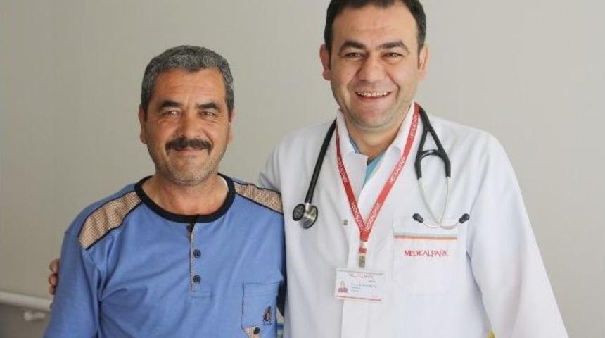 Doktorun Odasında Kalp Kriz Ge&ccedil;iren Hasta Kalp Masajıyla Kurtarıldı