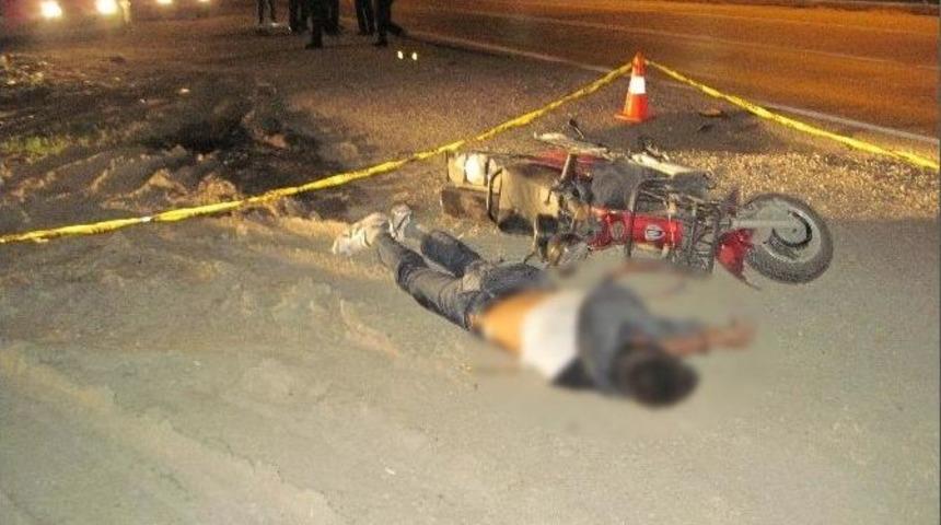 Tır Şarjlı Bisiklete &Ccedil;arptı: 1 &Ouml;l&uuml;, 1 Yaralı