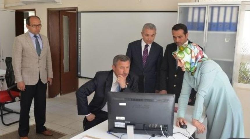 Vali Yılmaz, K&uuml;tahya İl G&ouml;&ccedil; İdaresi M&uuml;d&uuml;rl&uuml;ğ&uuml;&rsquo;n&uuml; Ziyaret Etti