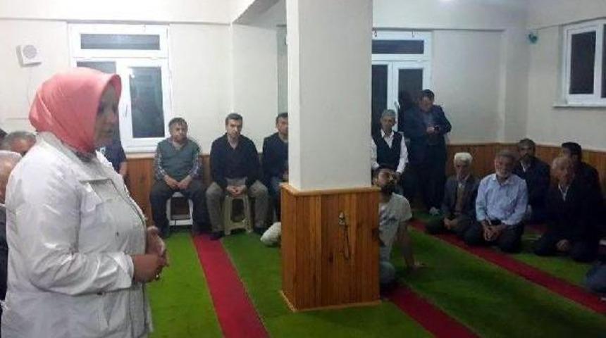 D&uuml;zce'de 'camide Siyasete' Tepki