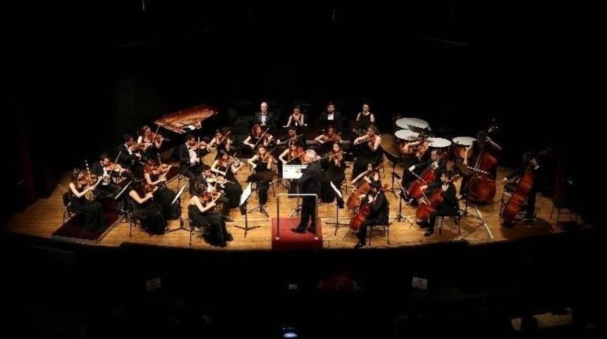 Koda, Hikmet Şimşek Anısına Sahnede