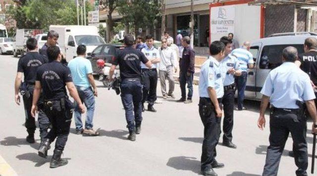 Adliye Çıkışında Kavgayı Polis Sonlandırdı