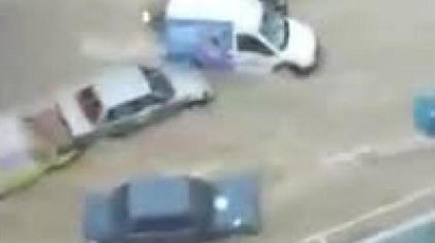 İzmir'de, Yarım Saatlik Kabusun G&ouml;r&uuml;nt&uuml;leri Ortaya &Ccedil;ıktı