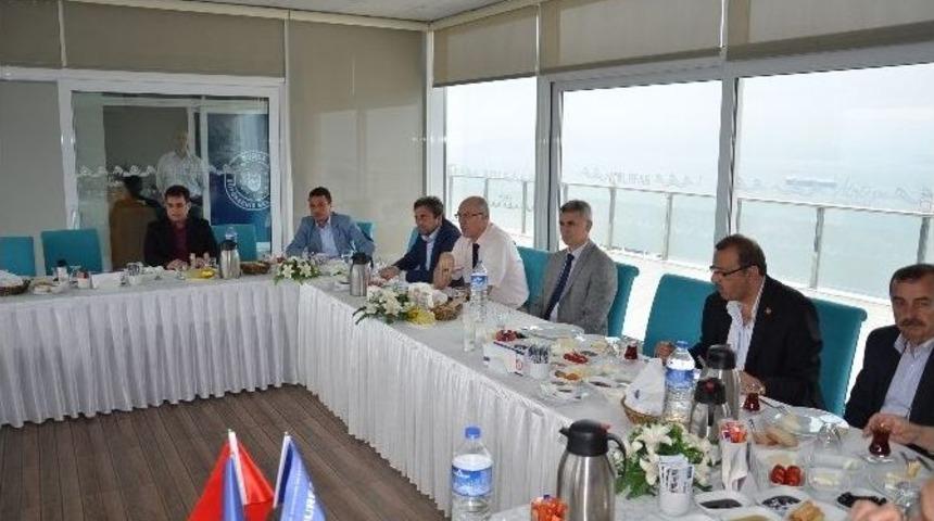 Yılmaz Muhtarları Dinledi