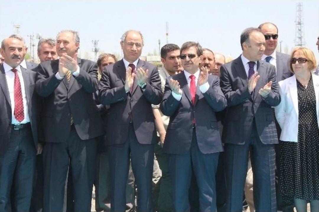 Bakan G&uuml;ll&uuml;ce, Erzurum&rsquo;da Temel Atma T&ouml;renine Katıldı