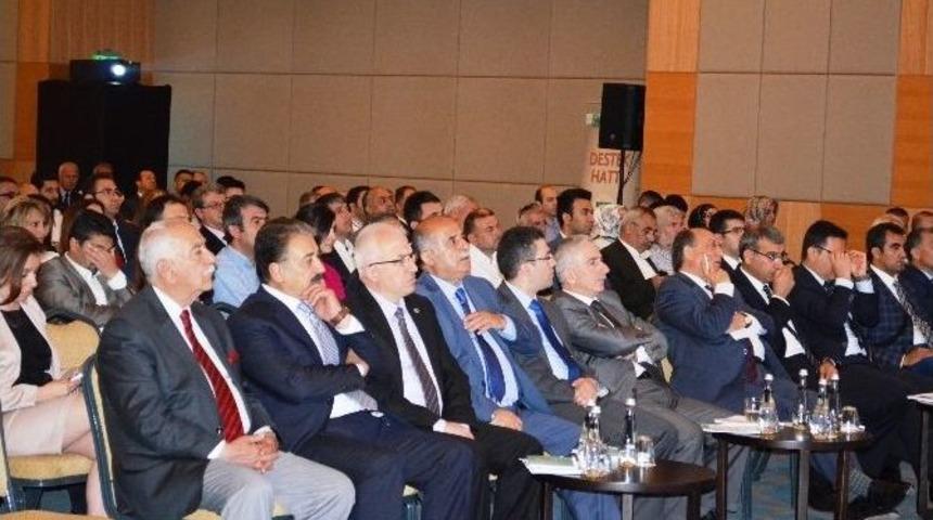 Vali Kam&ccedil;ı: "kobiler Kalkınmada &Ouml;nemli Rol Oynar"