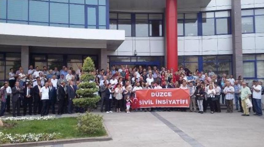 D&uuml;zce'de Parklardaki Işletmelerin Satışına Protesto