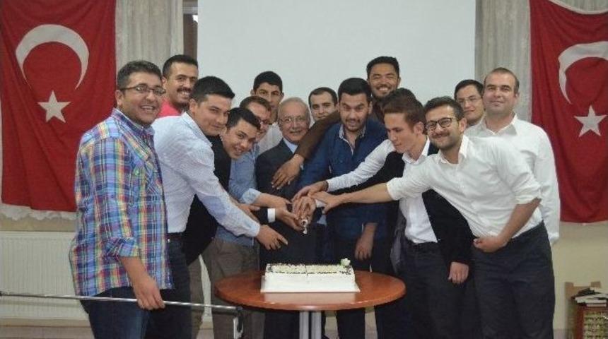 İhlas Vakfı Yurdu&rsquo;nda Mezuniyet Sevinci