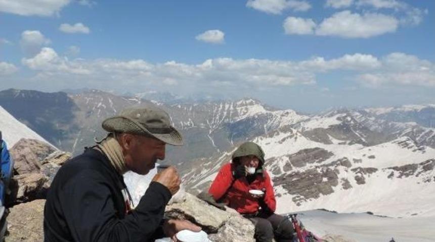 3 Bin 235 Rakımlı Samur Dağı'nda Kahve Keyfi