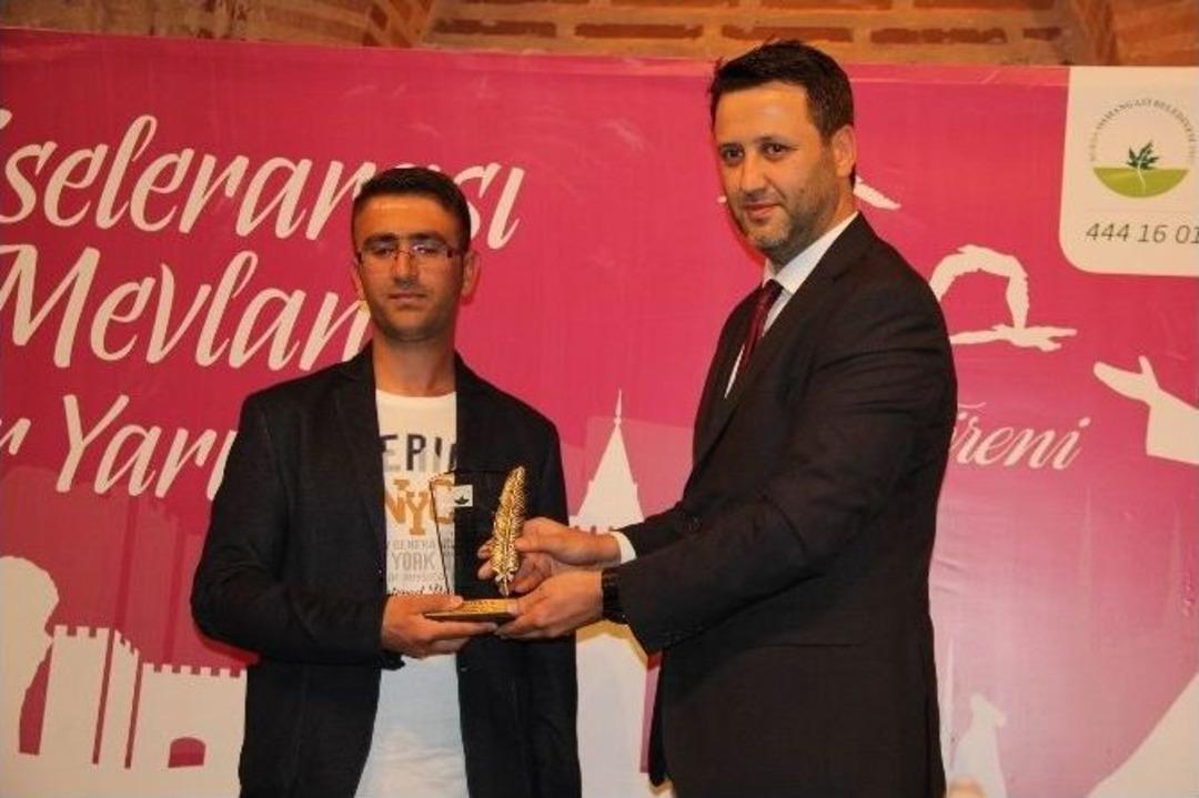 &rsquo;mevlana Şiir Yarışması&rsquo;nda Dereceye Giren Gen&ccedil;ler &Ouml;d&uuml;llendirildi