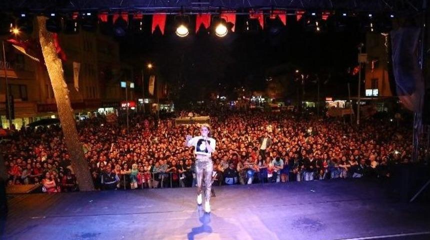 Atiye&rsquo;den Konser &Ouml;z&ccedil;ekimi