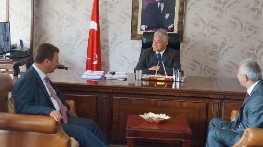 Mhp&rsquo;li Vekilden Chp&rsquo;li Belediye Başkanına Ziyaret