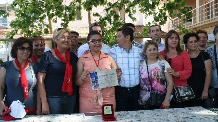 Marmarisli Selinay Fotoğraf Yarışmasında D&uuml;nya &Uuml;&ccedil;&uuml;nc&uuml;s&uuml; Oldu