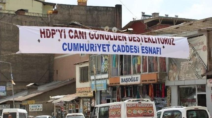 Esnaftan Hdp&rsquo;ye Pankartlı Destek