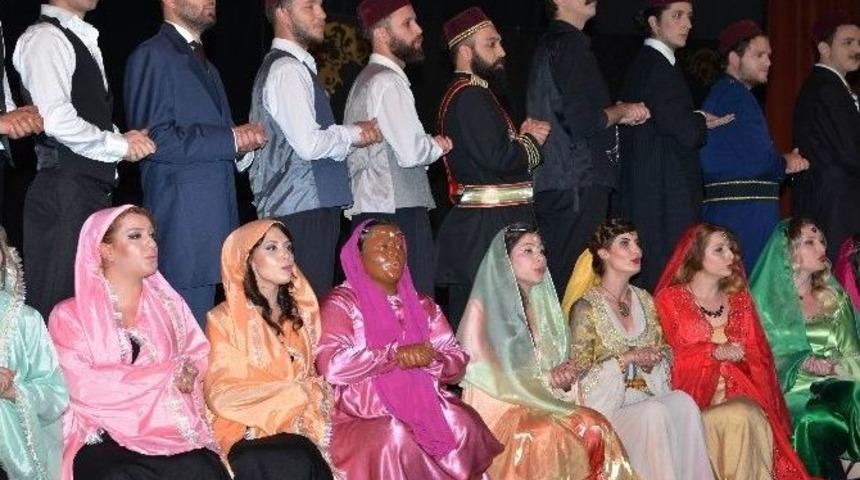 Sel&ccedil;uk&rsquo;un Tiyatro Festivali&rsquo;nde 6 Oyun İzleyiciyle Buluşuyor