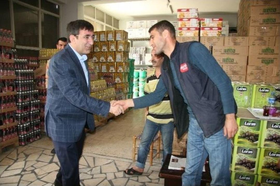 Bakan Yılmaz, Se&ccedil;im &Ccedil;alışmalarını S&uuml;rd&uuml;r&uuml;yor