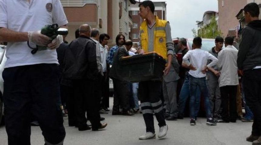 Baba Ile Oğlu Evde &Ouml;l&uuml; Bulundu