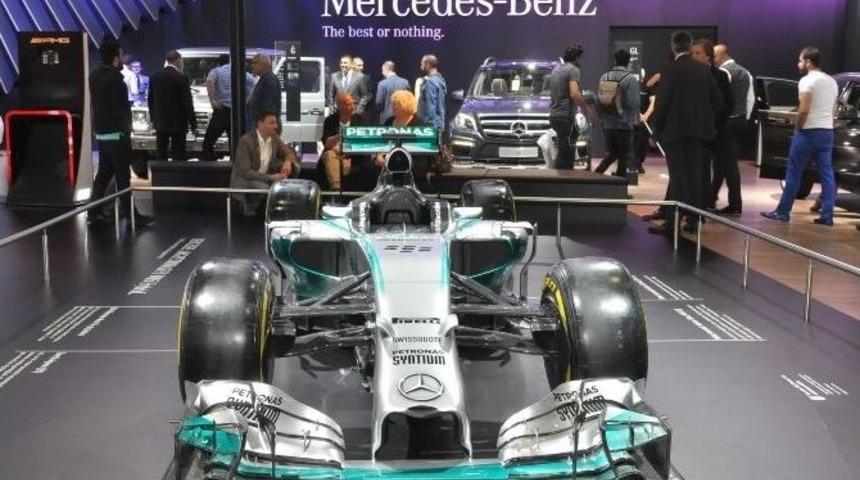 Mercedes, Yeni Modelleriyle Göz Kamaştırdı