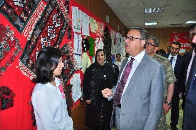 Halk Eğitimi Merkezi&rsquo;nin Yılsonu Sergisi A&ccedil;ıldı 1