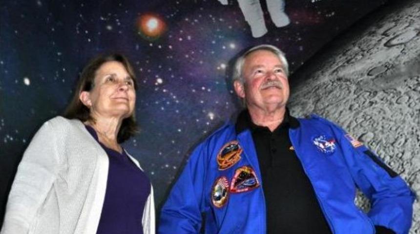 Uzay Mekiği Kaptanı Creighton: Uzayda Farklı Bir Hayat Olduğuna Inanıyorum