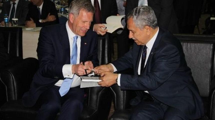 Başbakan Yardımcısı B&uuml;lent Arın&ccedil; &Ccedil;anakkale&rsquo;de