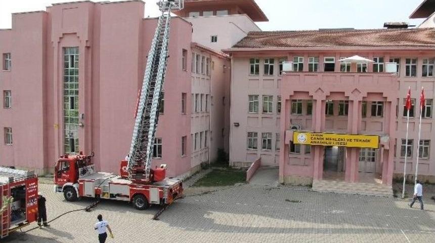 Okulda Yangın Paniği