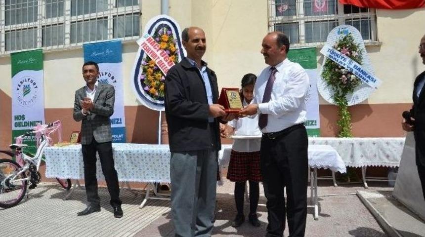 Kitap Okuma Yarışması&rsquo;nda Dereceye Girenlere &Ouml;d&uuml;lleri Verildi