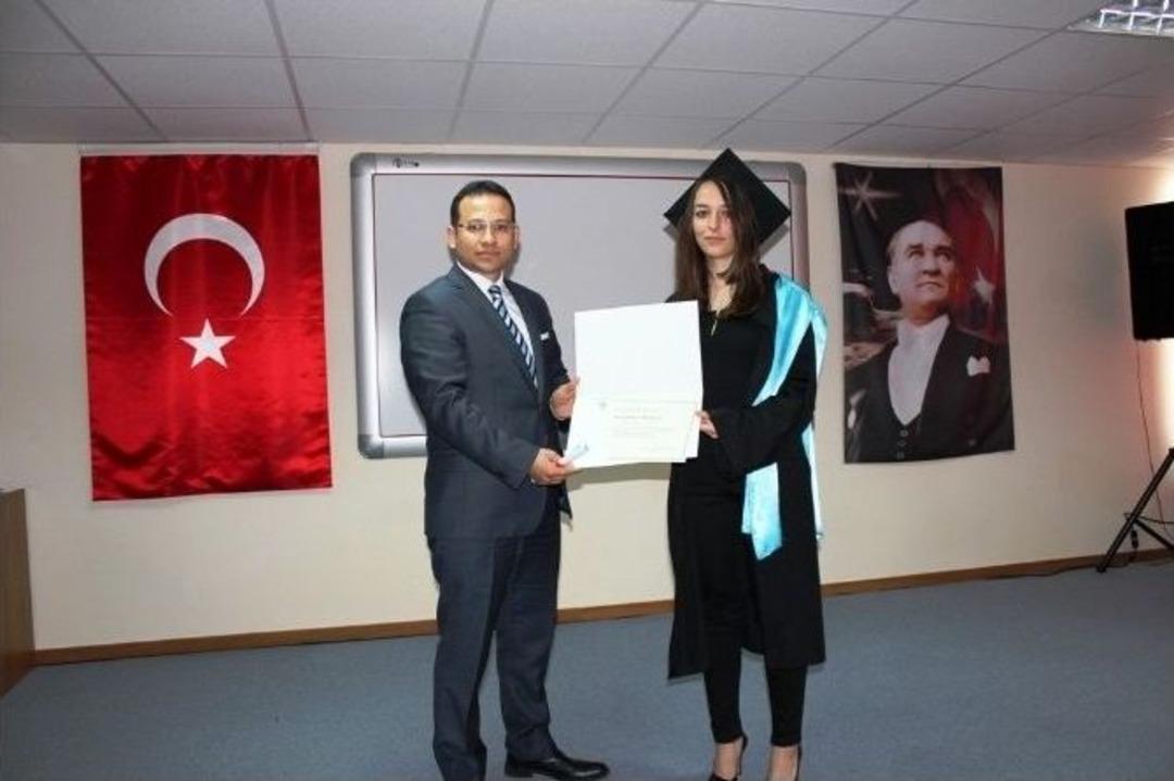 Ayvalık Myo&rsquo;da 21. D&ouml;nem Mezunları T&ouml;renle Uğurlandı