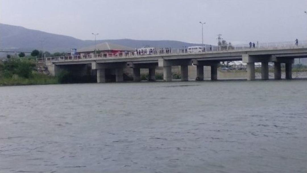 Filyos &Ccedil;ayı&rsquo;nda Ceset İhbarı Polisi Ve İtfaiyeyi Alarma Ge&ccedil;irdi