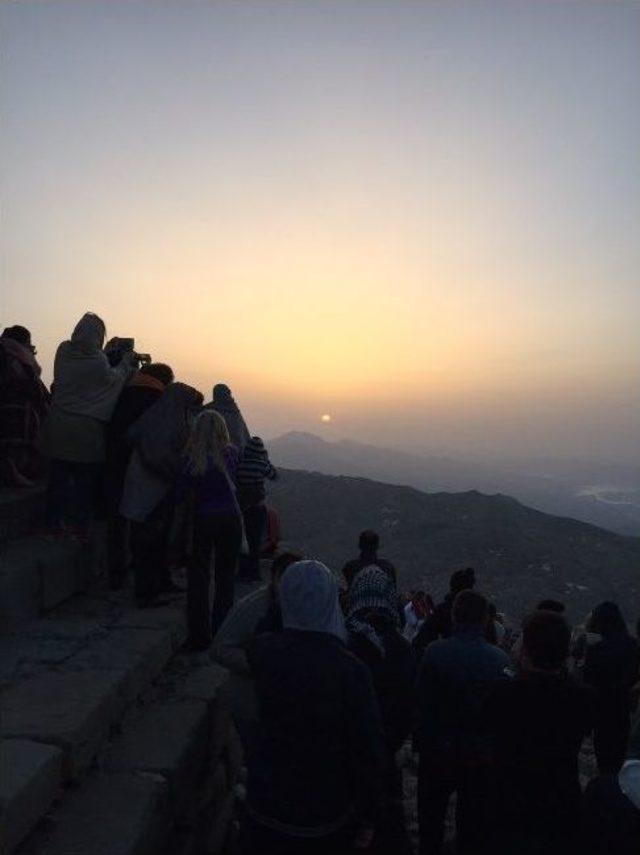 Nemrut, Turistleri Ağırlamaya Başladı