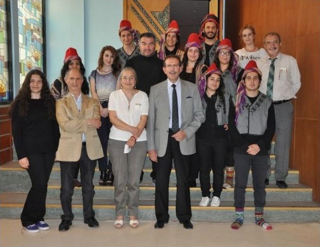 Esog&uuml;&rsquo;de &ldquo;yunus Emre D&uuml;nya Kimseye Kalmaz&rdquo; İsimli Tiyatro Oyunu