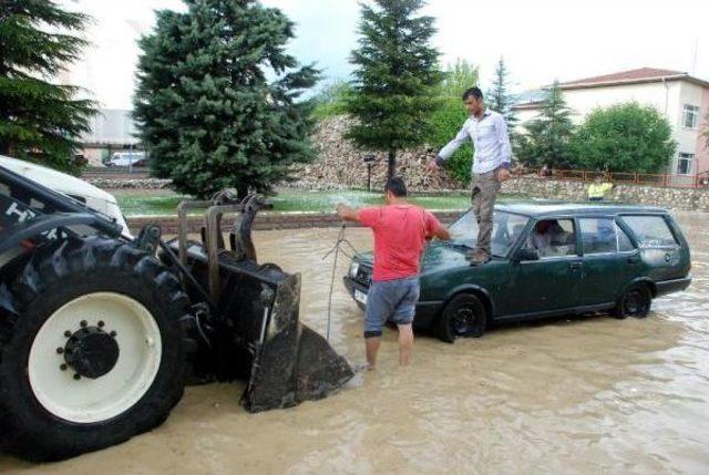 Kastamonu'da Dolu Ve Yağmur Etkili Oldu