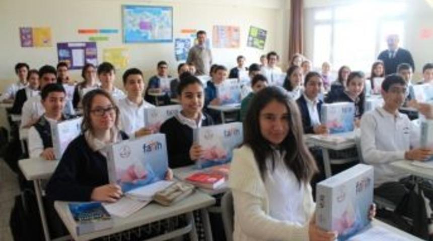 700 Bin &Ouml;ğrenciye Tablet Dağıtılacak