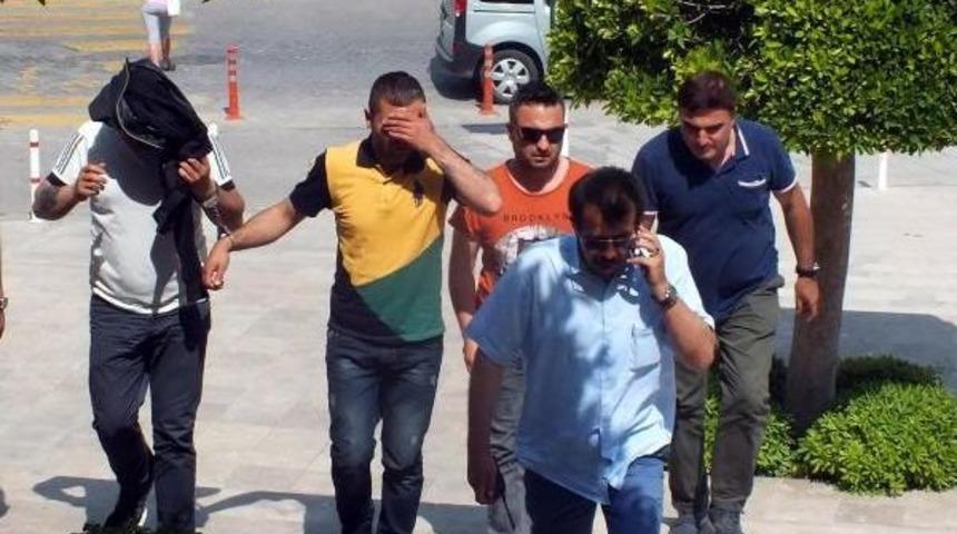 Ak Partili Belediye Meclis &Uuml;yesine Saldırı Zanlıları Adliyede