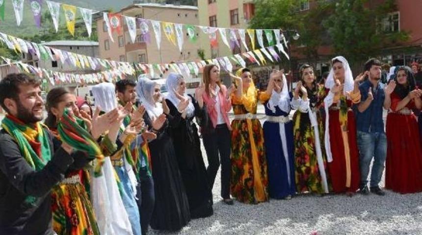 Hdp'li Botan: &Ccedil;atak Kaymakamı Muhtarları Tehdit Ediyor