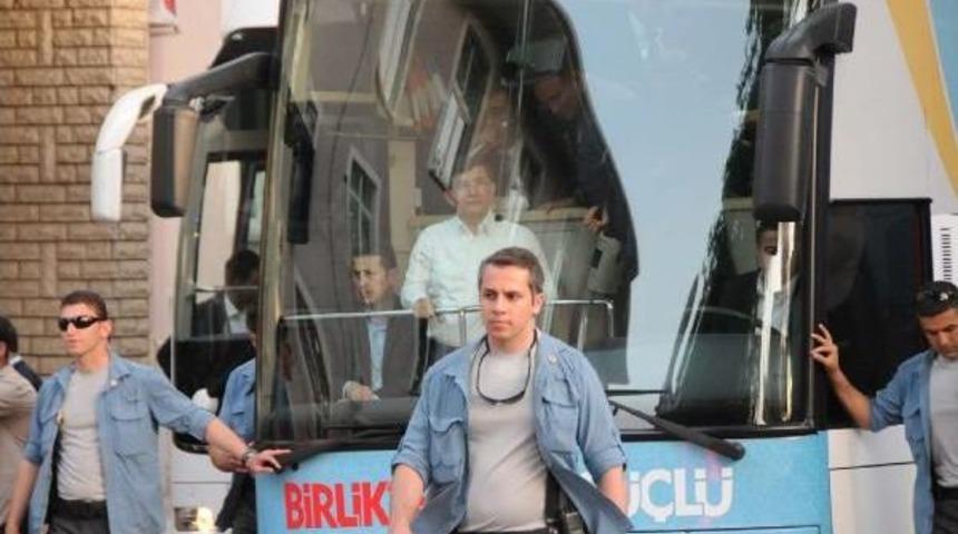 Davutoğlu'ndan Kılı&ccedil;daroğlu'na Su&ccedil;lama: Bu A&ccedil;ık Bir Intihal  (2)