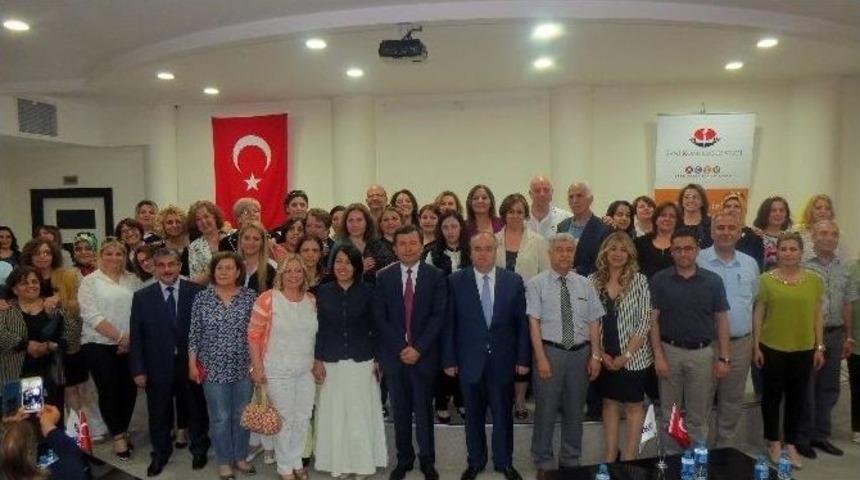 G&ouml;n&uuml;ll&uuml; &Ouml;ğreticilere Teşekk&uuml;r T&ouml;reni