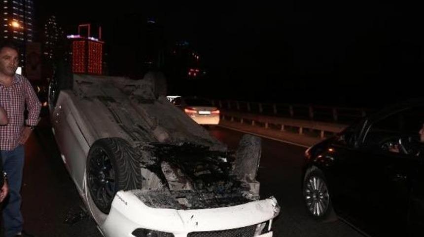 Maslak'ta Trafik Kazası: 5 &Uuml;niversite &Ouml;ğrencisi Yaralandı